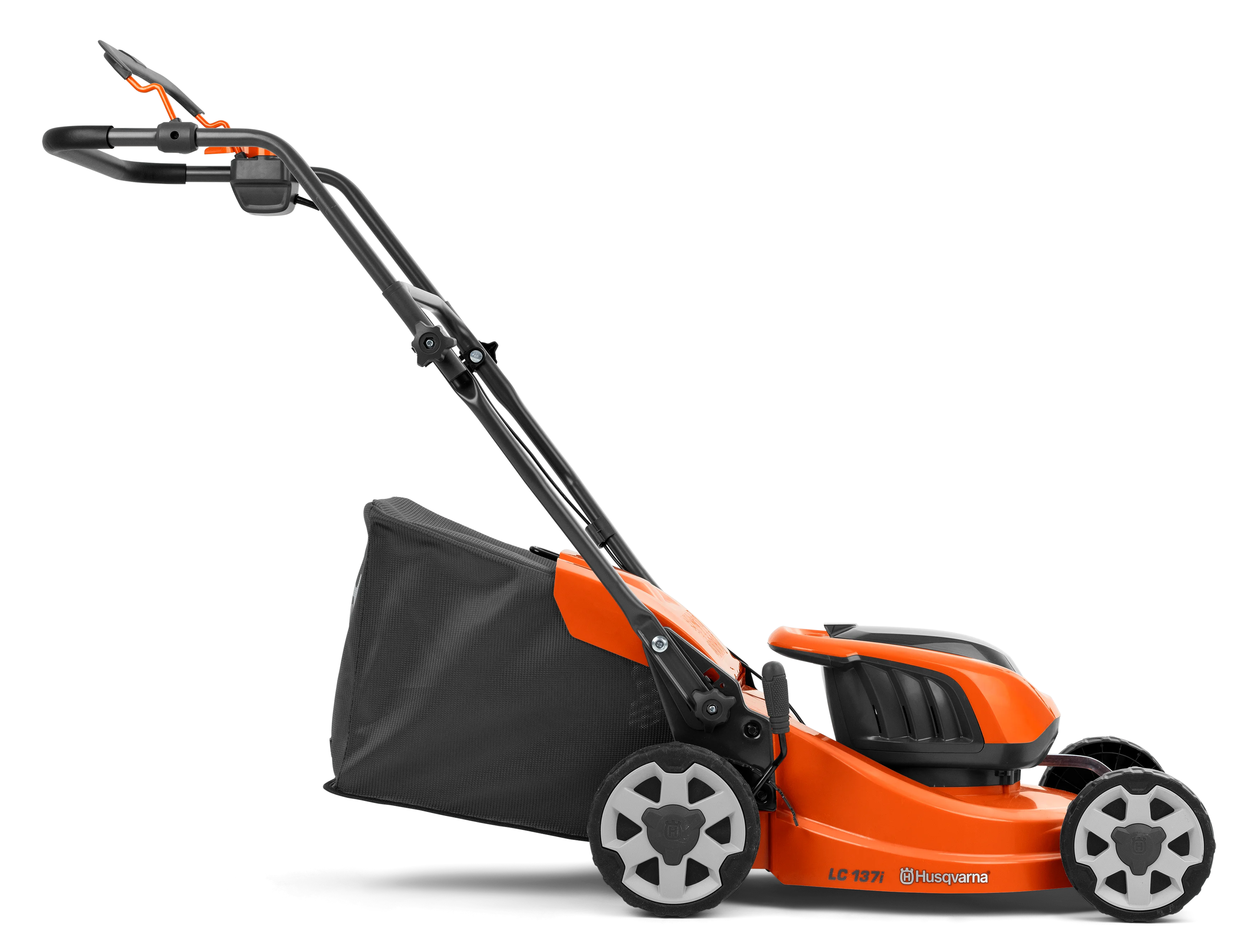 Einen orange-grauen Husquvarna Rasenmäher in einer seitlichen Profielansicht