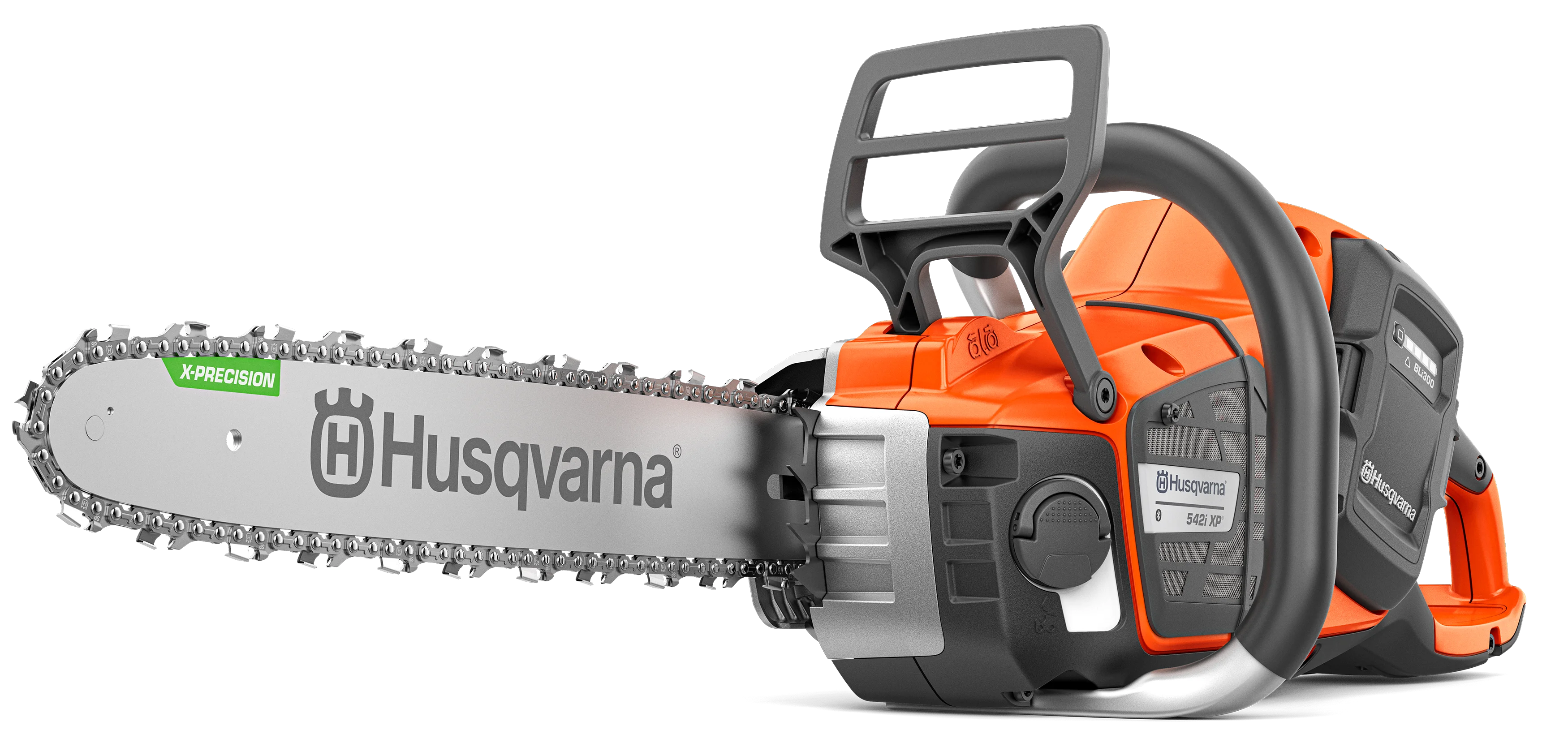 Husqvarna 542i XP Akku-Motorsäge mit eingesetztem Akku und X-Precision-Schwert in der Schrägansicht von vorne links.