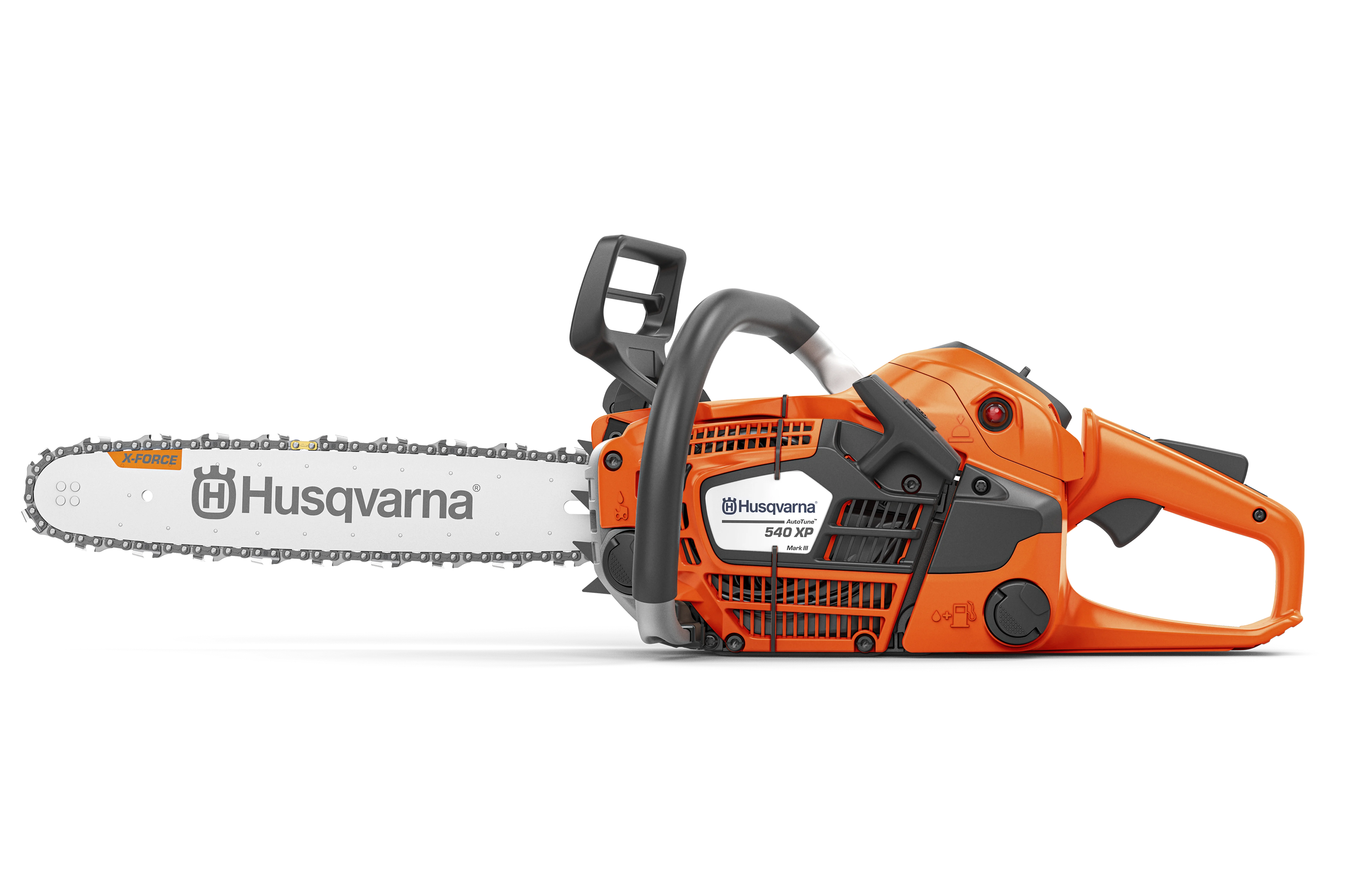 Seitenansicht der Husqvarna 540 XP Mark III Benzin-Motorsäge von links freigestellt vor schwarzem Hintergrund.