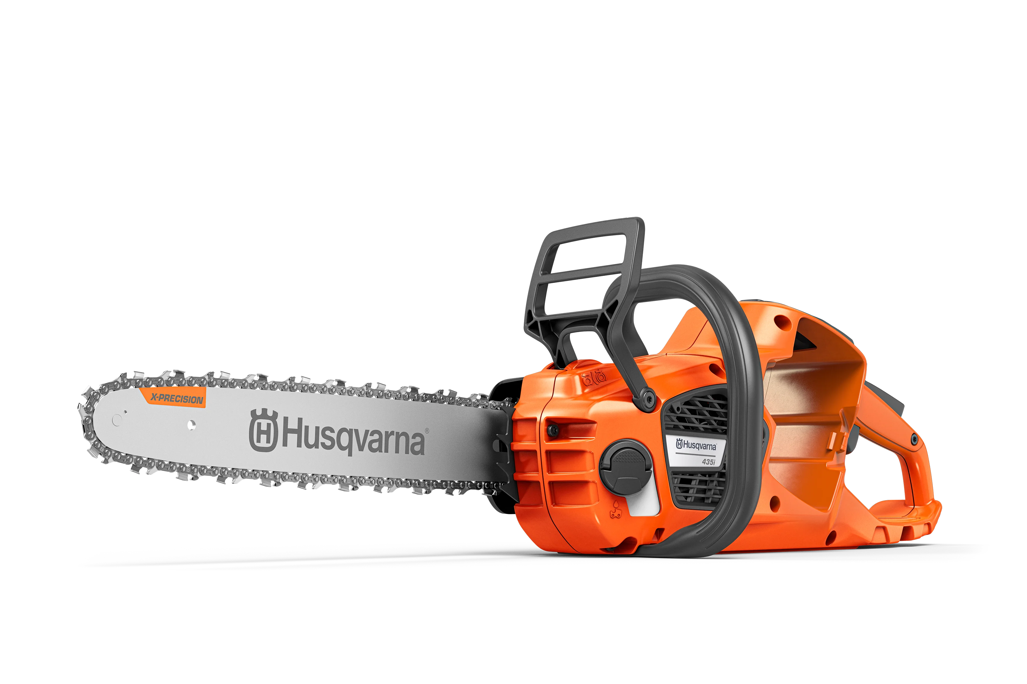 Husqvarna 435i Akku-Motorsäge ohne Akku mit leerem Akkuschacht in der Frontansicht von vorne links.
