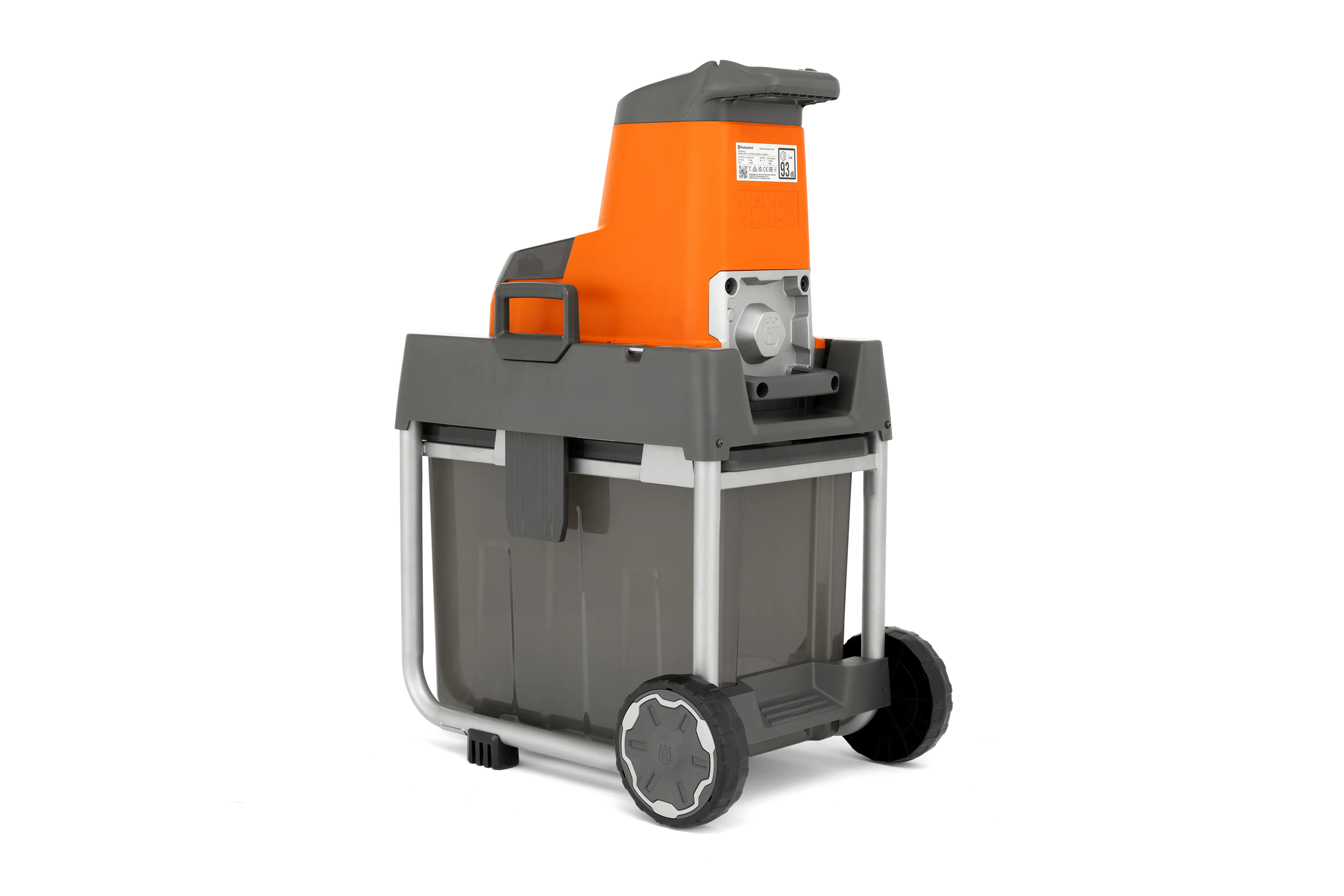 einen orange-grauen Gartenhäcksler auf einem stabilen Fahrgestell mit Rädern und Auffangbehälter.