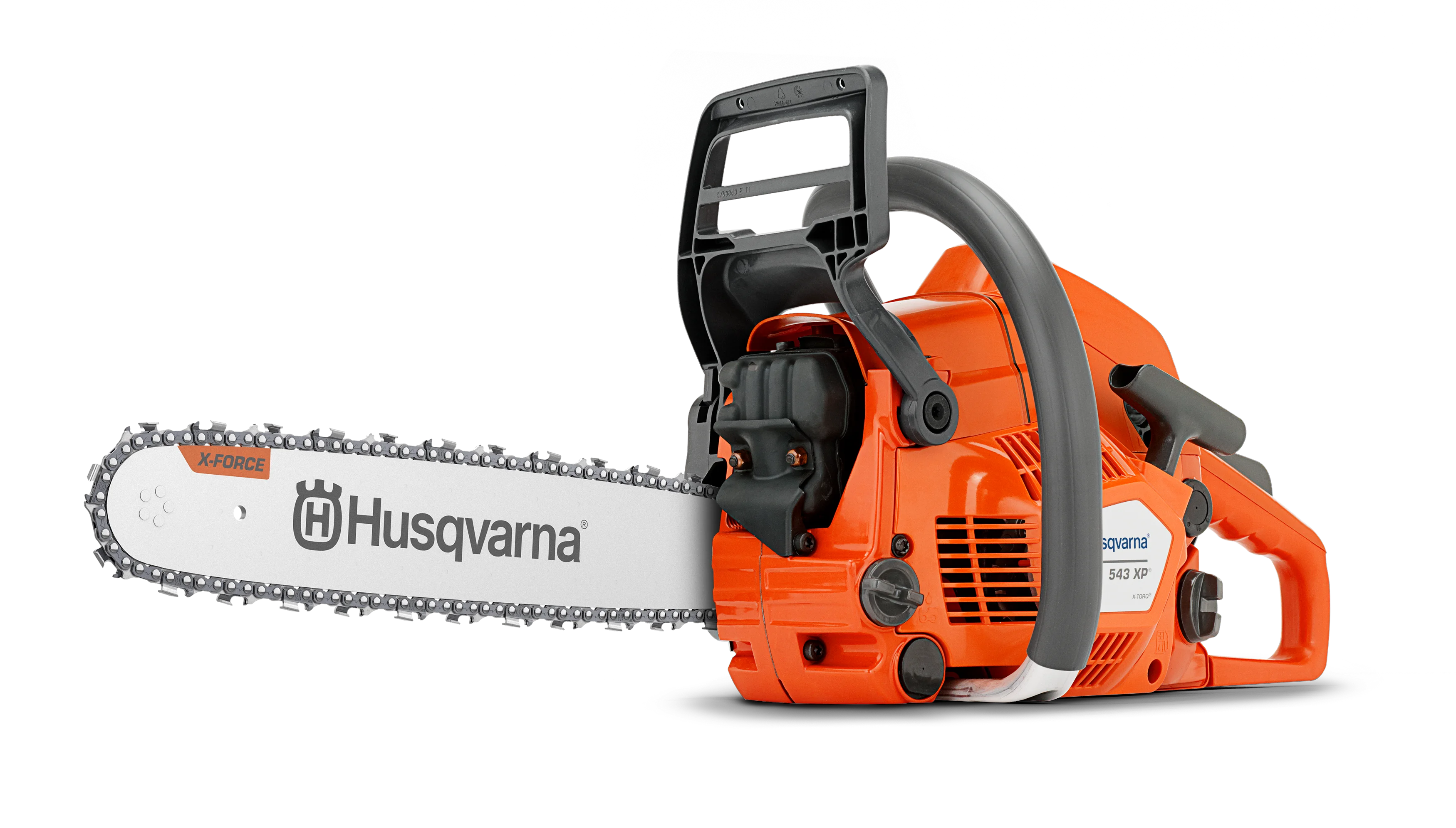 Husqvarna 543 XP Benzin-Motorsäge freigestellt vor schwarzem Hintergrund mit X-Force-Schwert und Handschutz.